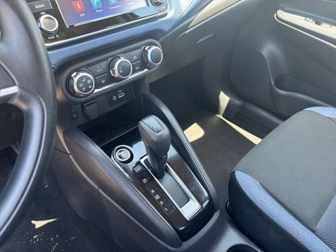 Used 2025 Nissan Versa SV FWD image 40