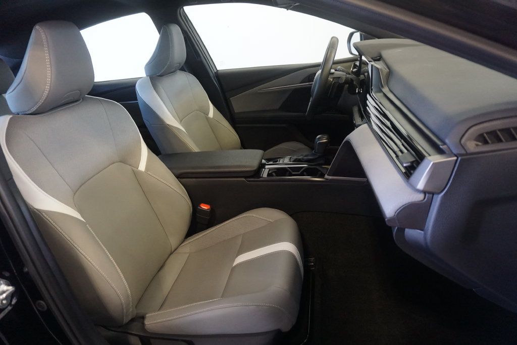 Used 2025 Toyota Camry SE AWD/4WD image 23