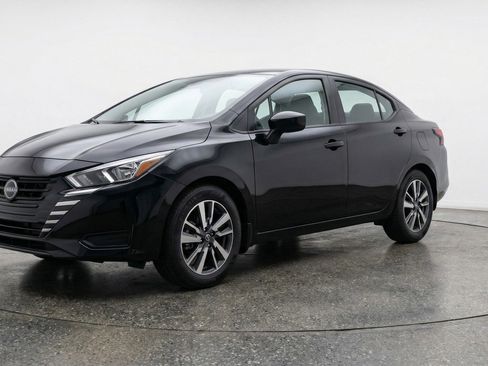 Used 2025 Nissan Versa SV image 3