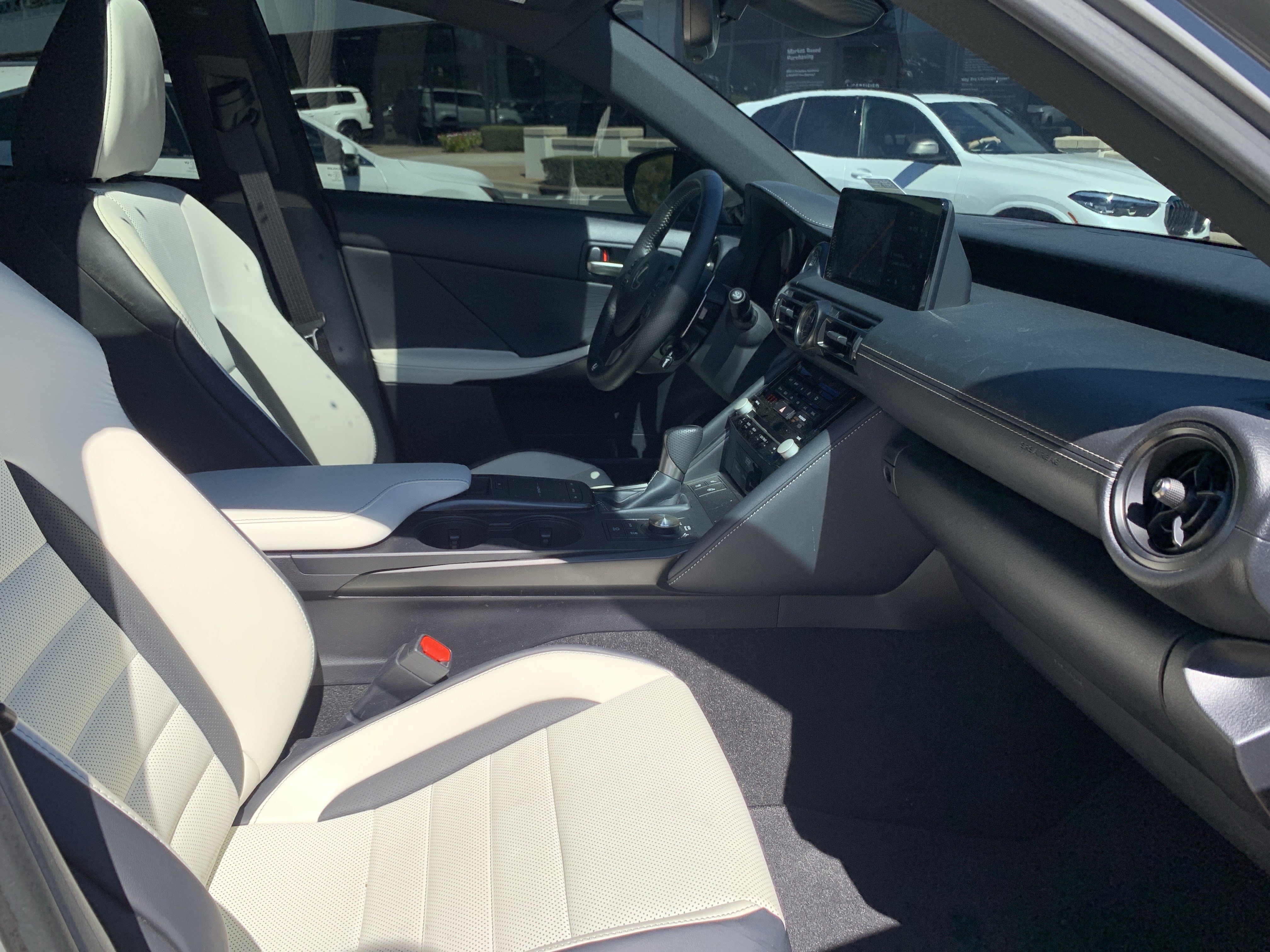 Used 2025 Lexus IS 350 F Sport RWD image 35