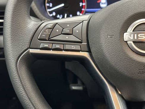 Used 2025 Nissan Sentra SV FWD image 17