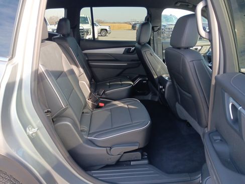 Used 2025 Buick Enclave Preferred image 26