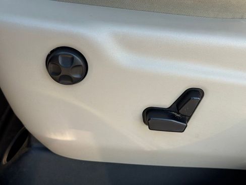 Used 2020 Jeep Grand Cherokee Limited image 30