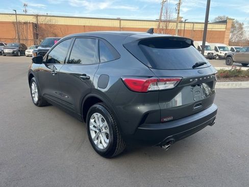 Used 2020 Ford Escape SE image 7