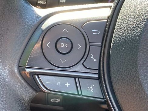 Used 2021 Toyota RAV4 XLE w/ Convenience Package FWD image 18