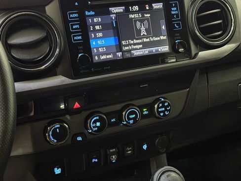 Used 2018 Toyota Tacoma TRD Off-Road w/ Technology Package AWD/4WD image 30