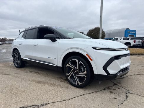 New 2026 Chevrolet Equinox EV LT image 9