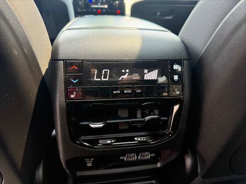 Certified 2022 Jeep Grand Cherokee L Limited w/ Luxury Tech Group II image 13