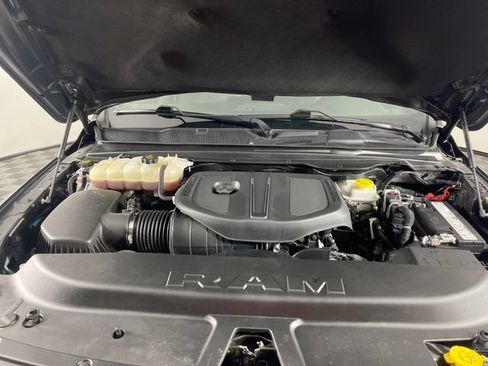 Used 2025 RAM 1500 Big Horn AWD/4WD image 31