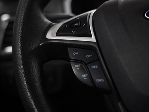 Used 2016 Ford Fusion SE FWD image 29