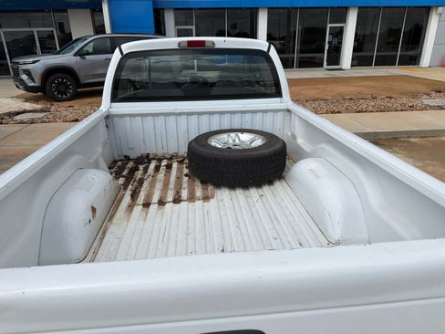 Used 2004 Dodge Dakota Sport w/ Deluxe Convenience Group AWD/4WD image 6