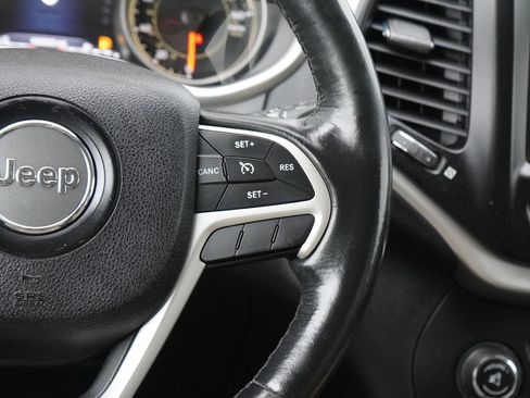 Used 2016 Jeep Cherokee Limited AWD/4WD image 15