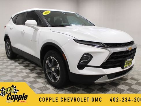 Used 2023 Chevrolet Blazer LT image 1