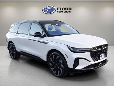 Used 2024 Lincoln Nautilus Reserve w/ Equipment Group 202A image 1