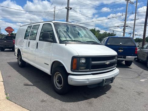 Used 2002 Chevrolet Express 2500 RWD image 8