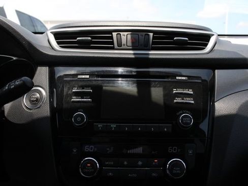 Used 2015 Nissan Rogue SV FWD image 15