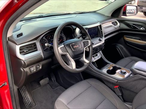 Used 2021 GMC Acadia SLE image 16