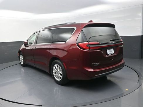 Used 2021 Chrysler Pacifica Touring-L image 7