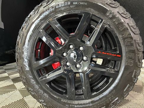Used 2024 Chevrolet Silverado 1500 LT Trail Boss w/ LT Trail Boss Premium Package AWD/4WD image 37