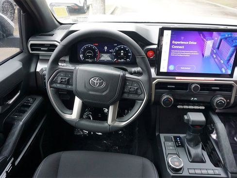 Used 2025 Toyota Tacoma TRD Sport image 6