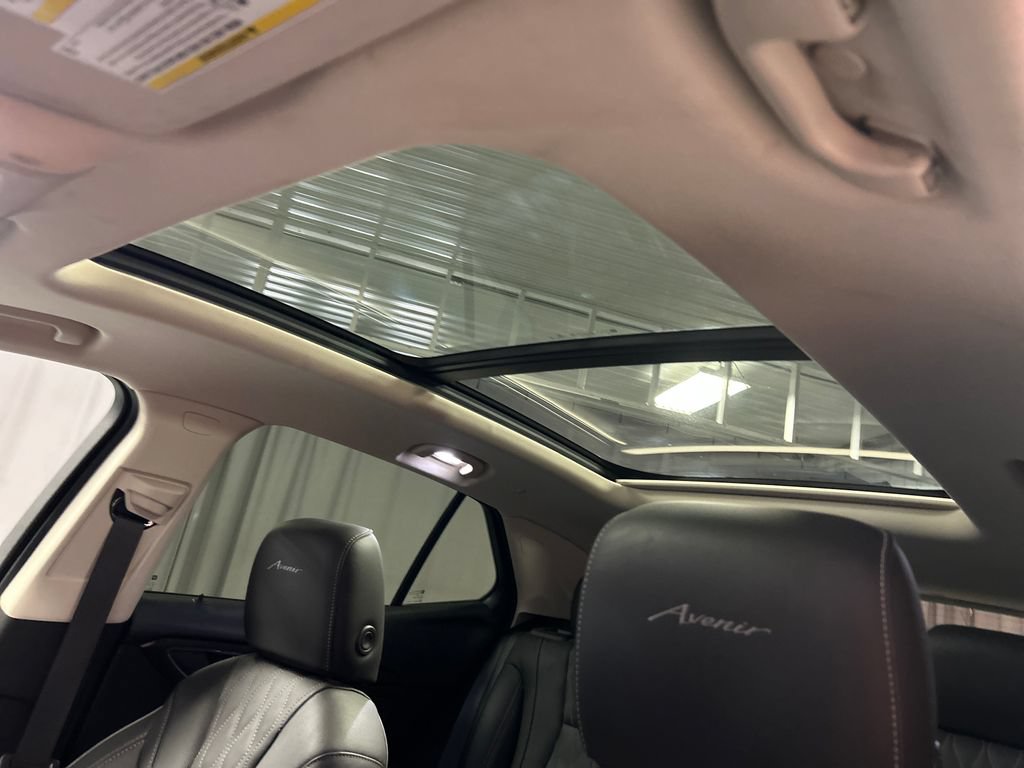 Used 2023 Buick Envision Avenir FWD image 20