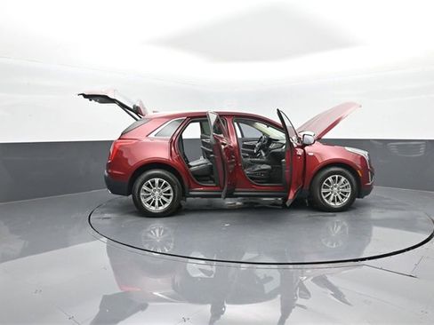 Used 2018 Cadillac XT5 Luxury w/ Driver Awareness Package image 37