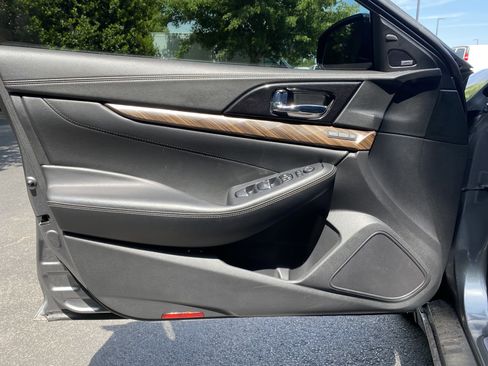 Used 2018 Nissan Maxima Platinum FWD image 14