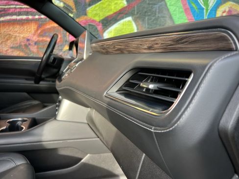 Used 2021 Chevrolet Tahoe LT w/ Luxury Package image 40