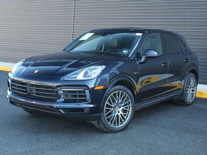 Certified 2023 Porsche Cayenne Platinum Edition w/ Assistance Package
