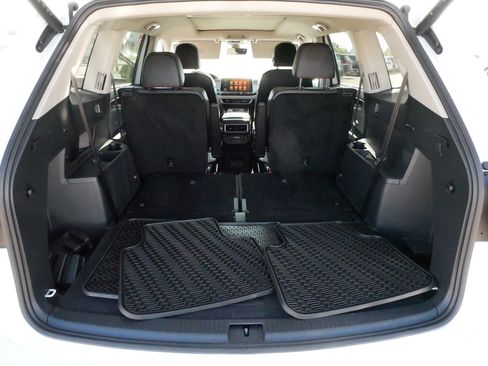 Used 2024 Volkswagen Atlas Peak Edition SE AWD/4WD image 18