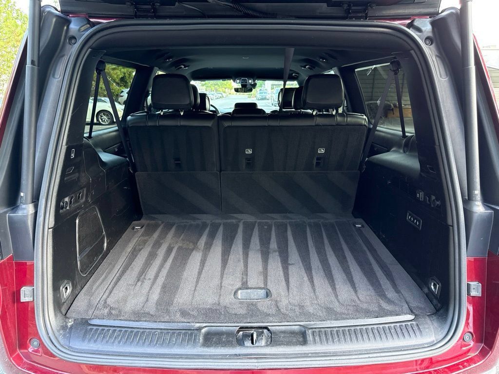 Used 2024 Jeep Wagoneer L Series II w/ Flexible Seating Group AWD/4WD image 36