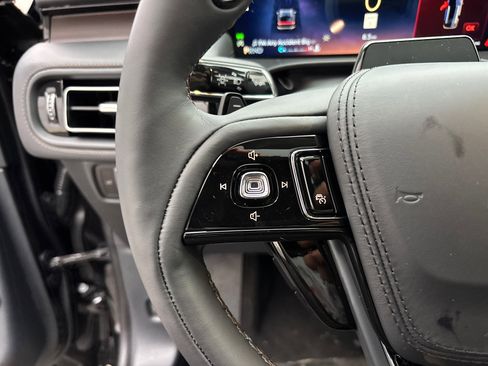 New 2026 Lincoln Aviator Reserve AWD/4WD image 17