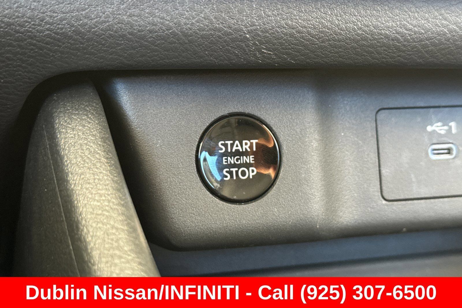 Used 2025 Nissan Rogue SV AWD/4WD image 35
