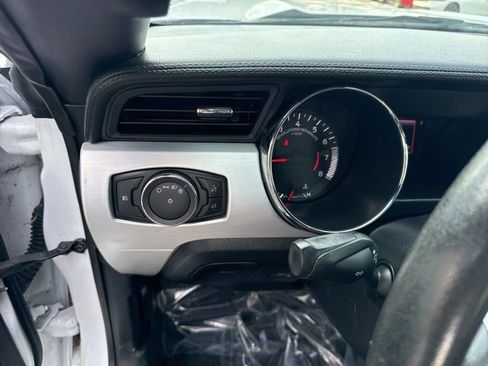 Used 2016 Ford Mustang Premium image 18