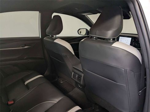 Certified 2025 Toyota Camry SE FWD image 29