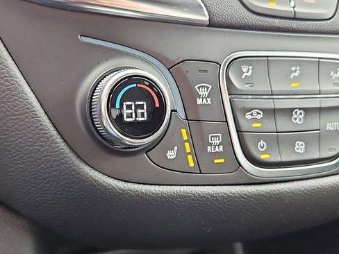 Used 2024 Chevrolet Equinox LT image 19