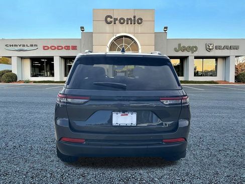 New 2025 Jeep Grand Cherokee Altitude image 4