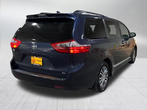 Certified 2020 Toyota Sienna XLE FWD image 6