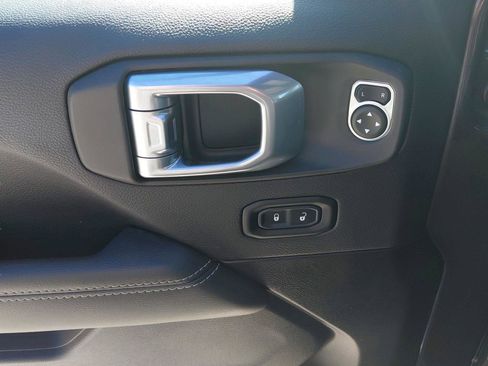 Used 2021 Jeep Wrangler Unlimited Sahara w/ Cold Weather Group image 27