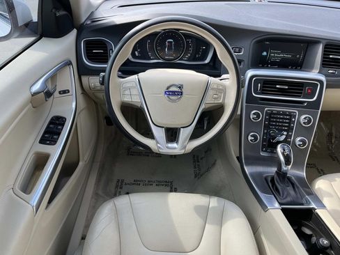 Used 2016 Volvo S60 T5 Premier w/ Convenience Package image 12