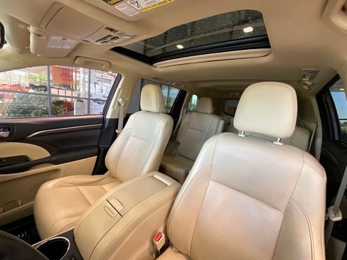 Used 2015 Toyota Highlander Limited AWD/4WD image 10