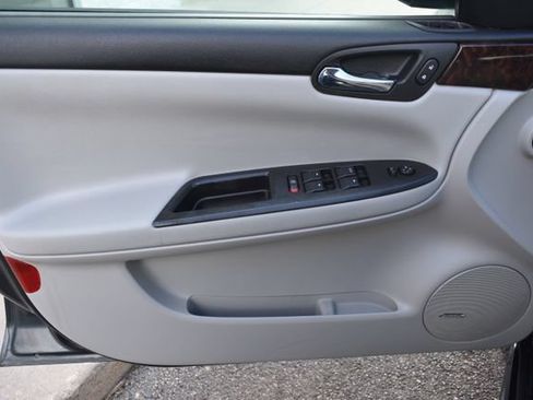 Used 2015 Chevrolet Impala LTZ FWD image 18