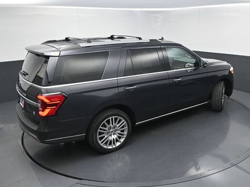 Used 2024 Ford Expedition Limited AWD/4WD image 38