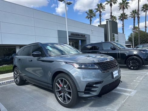 Used 2025 Land Rover Range Rover Velar Dynamic SE AWD/4WD image 2