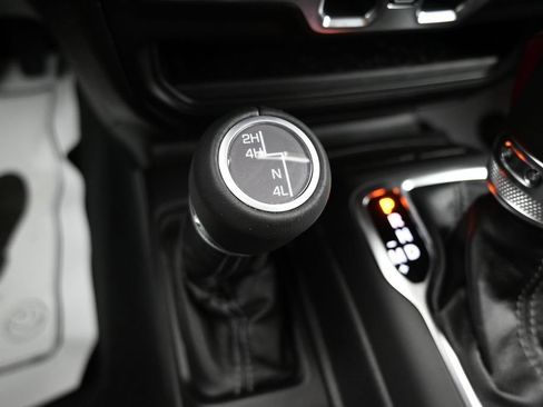 Used 2026 Jeep Gladiator Sport AWD/4WD image 22