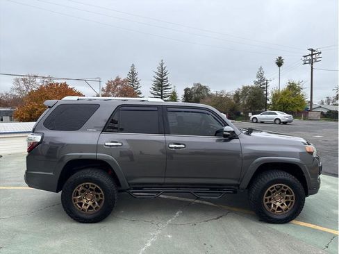 Used 2016 Toyota 4Runner Limited image 5