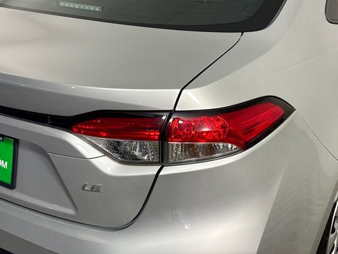 Used 2021 Toyota Corolla LE FWD image 33
