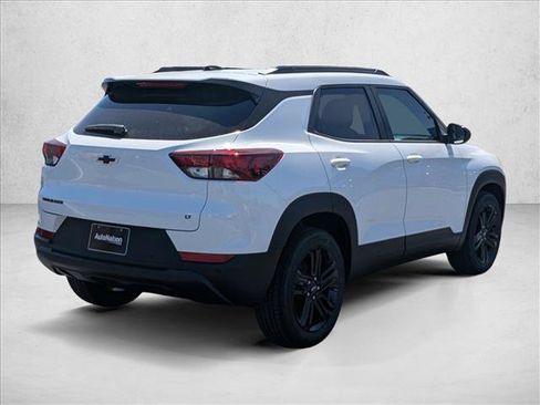 New 2026 Chevrolet TrailBlazer LT w/ Midnight Edition FWD image 9