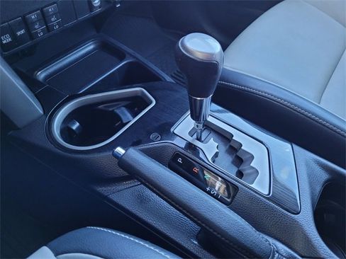 Used 2016 Toyota RAV4 Limited image 12