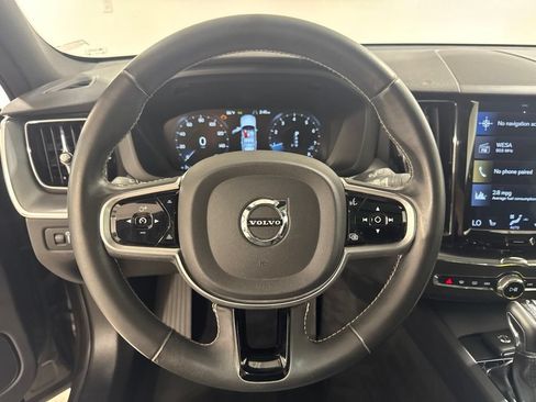 Used 2020 Volvo XC60 T6 Momentum AWD/4WD image 11
